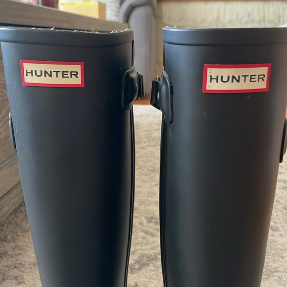 Hunter rain boots. Woman’s size 7 , tall - Picture 2 of 10